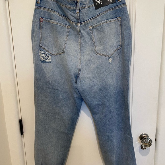 Size 34 BDG Mom Jeans - Picture 2 of 2